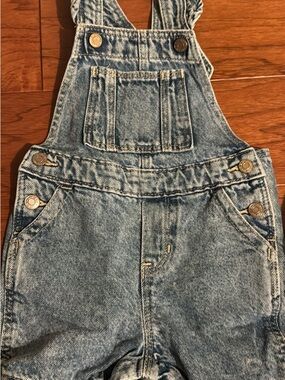 GAP Denim Toddler overalls in Light Blue Wash